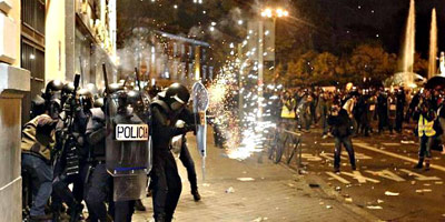 policias-asediados