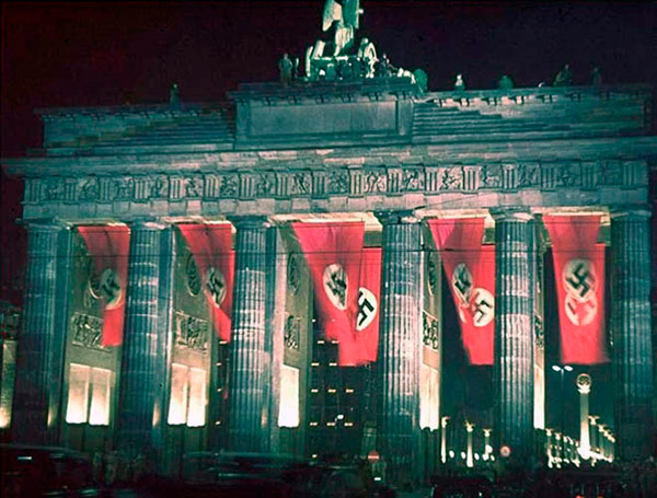 nazis-puerta-brandenburgo