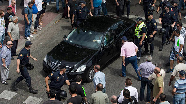 Taxistas protestan contra un vehículo Cabify. Foto: Gtres cabify