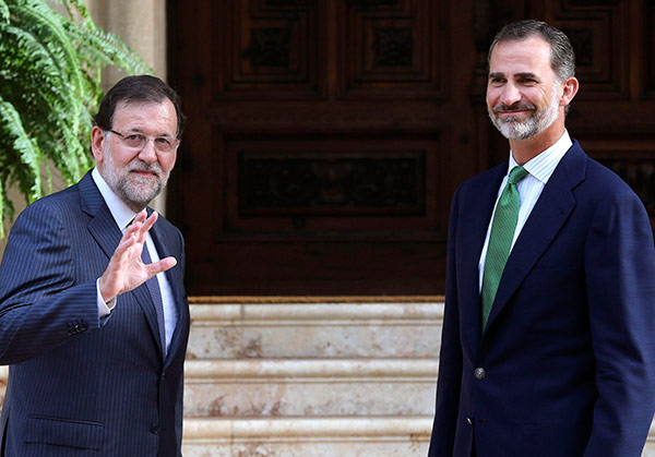 El Rey Felipe VI y Rajoy en Marivent. Foto: EFE rajoy-felipevi-marivent
