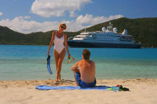 crucero playa pareja