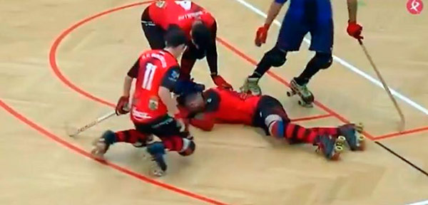 agresion-hockey-patines