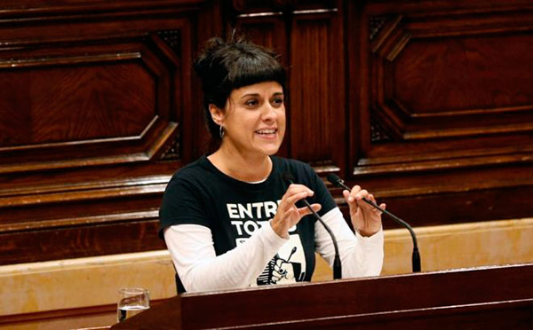 Anna Gabriel, durante un Pleno del Parlament. Foto: J. Soteras | El Mundo anna-gabriel-cup-parlament