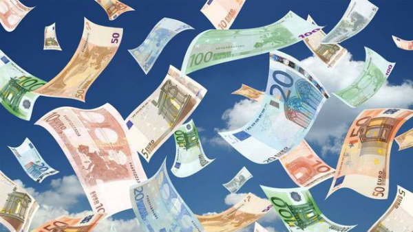 lluvia-billetes-euros
