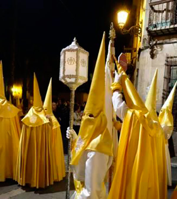 nazarenos-amarillos