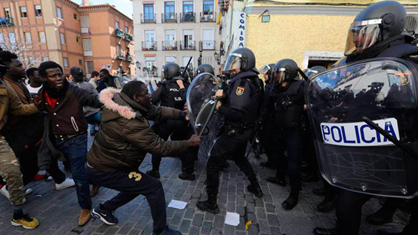 senegaleses policia lavapies
