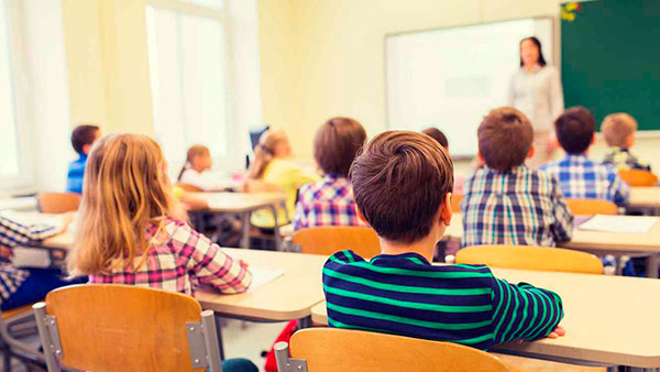 ninos colegio