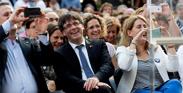 puigdemont rie