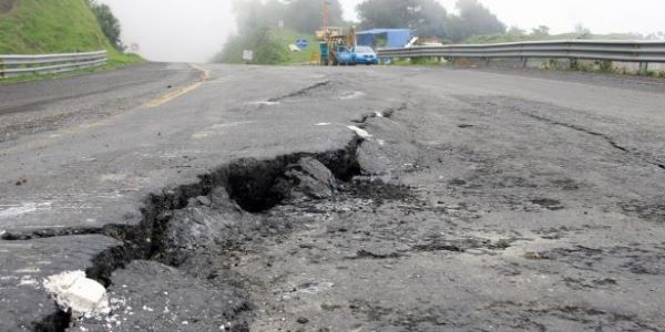 autopista destrozada spain