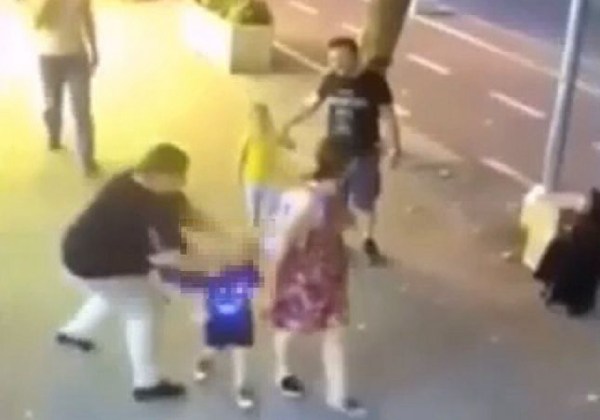 mujer raja cara nino