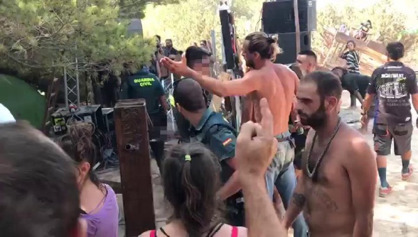 rave ibiza perroflautas
