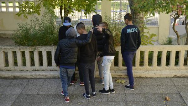 menas