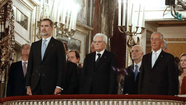felipe vi himno espana pernan