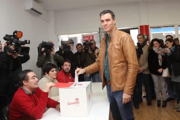 sanchez vota consulta psoe