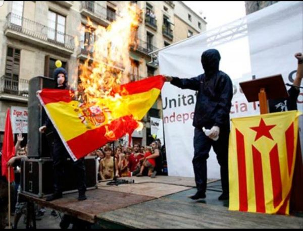 bandera espana quemada
