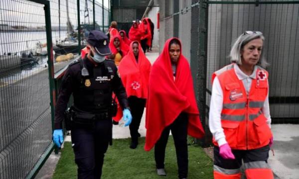policia inmigrantes coronavirus
