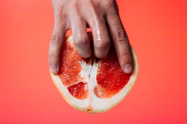 pomelo dedos