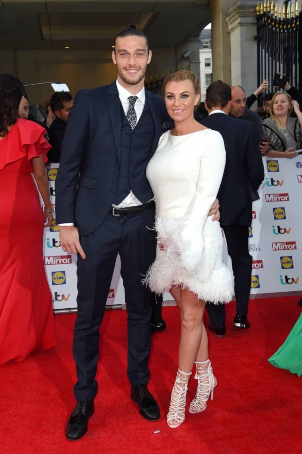 andy carroll mujer